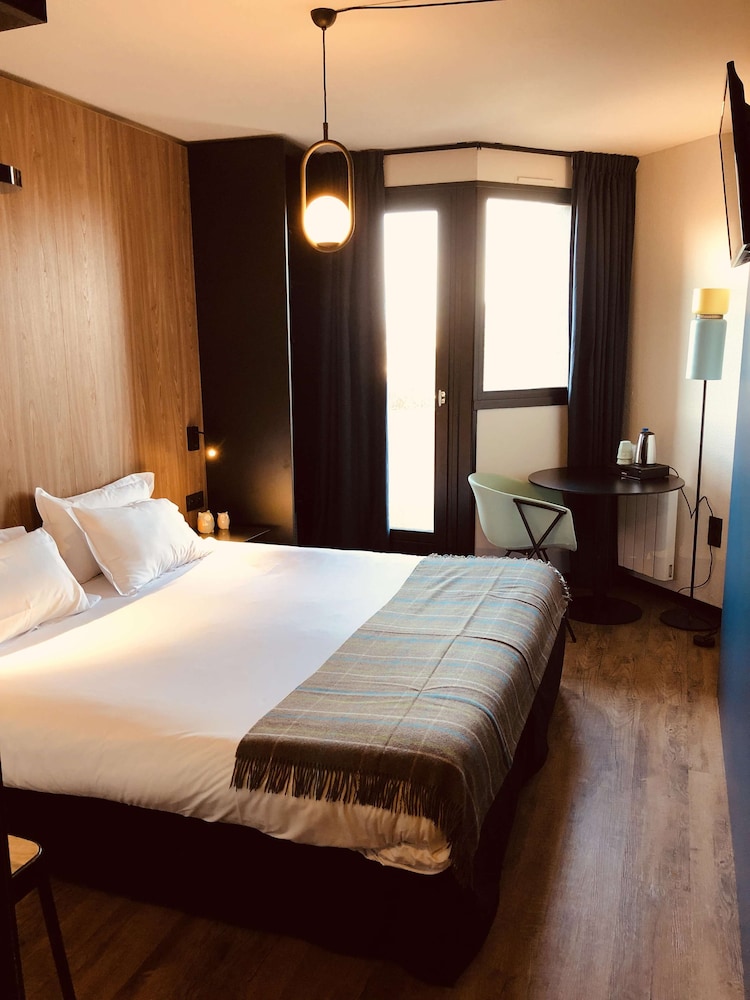 Executive Room, 1 Queen Bed, Non Smoking - Photo 1