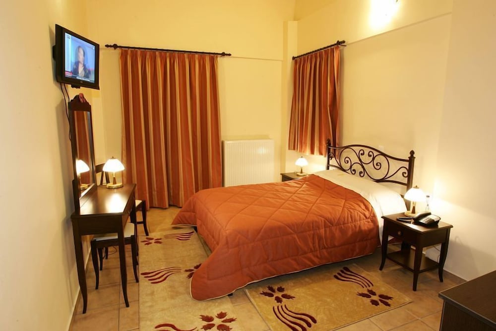 Classic Double Room, City View photo 2