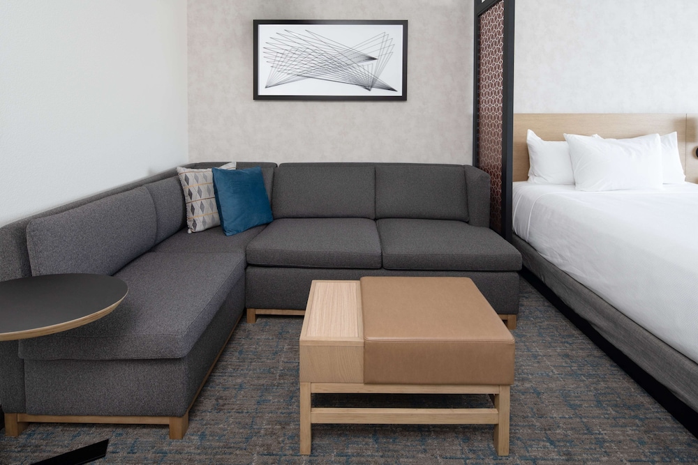 Room, 1 King Bed with Sofa bed, Accessible (Shower) - Photo 4