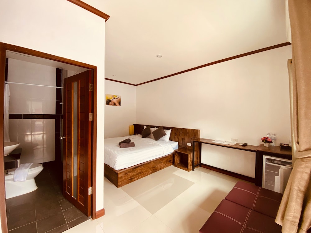 Standard Double Room, Pool View - Photo 5