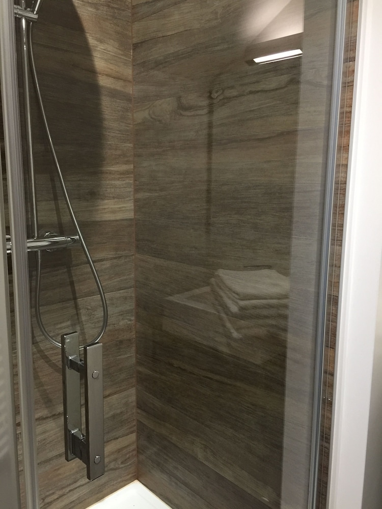 Deluxe Double Room, 1 Bedroom - Photo 3