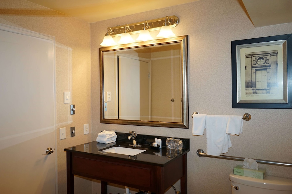 Room, 1 Queen Bed, Non Smoking (Efficiency) - Photo 5
