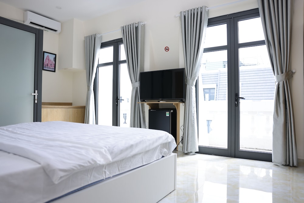 Superior Room, 1 Queen Bed photo 3