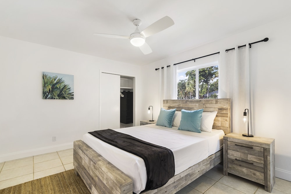 Premium Condo, 2 Bedrooms, 2 Bathrooms (1720) photo 3