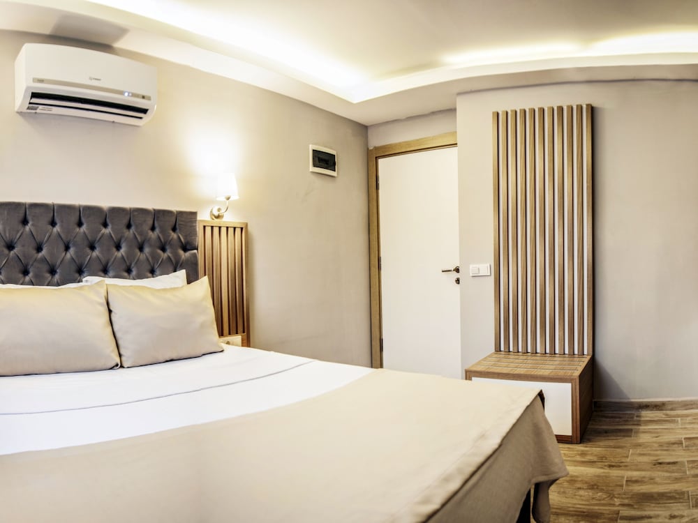 Standard Double or Twin Room, Non Smoking, Annex Building - Photo 8