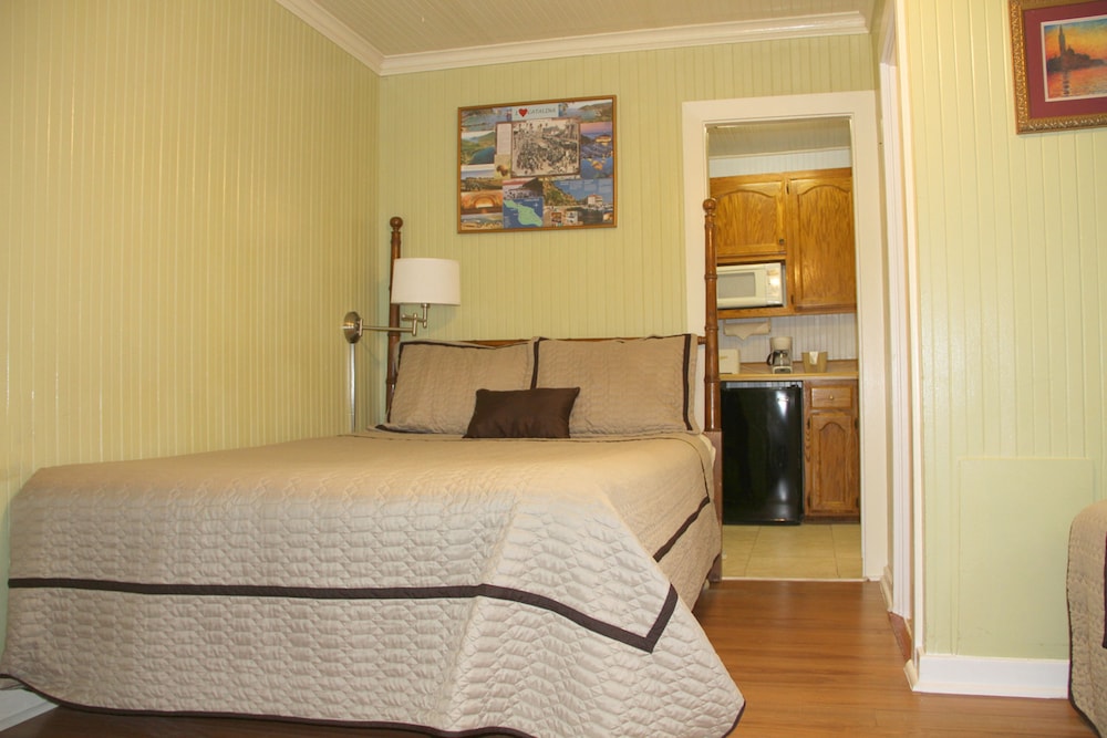 Family Cottage, 1 Queen Bed, Non Smoking (4, 6, 7, or 8)
