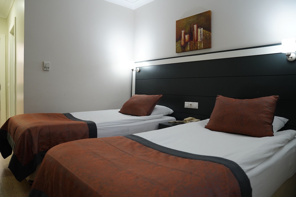 Standard Twin Room photo 3
