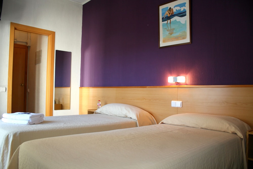 Standard Triple Room - Photo 11