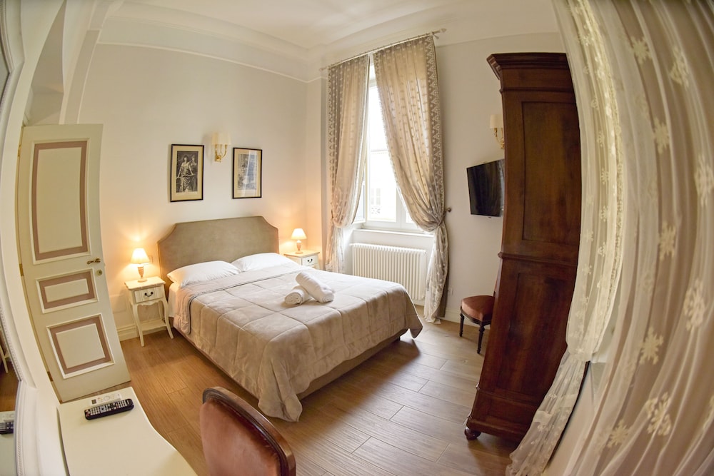 Family Room, 2 Bedrooms, City View (Verbena)