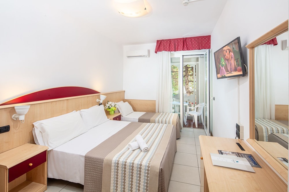 Comfort Triple Room, Balcony photo 1