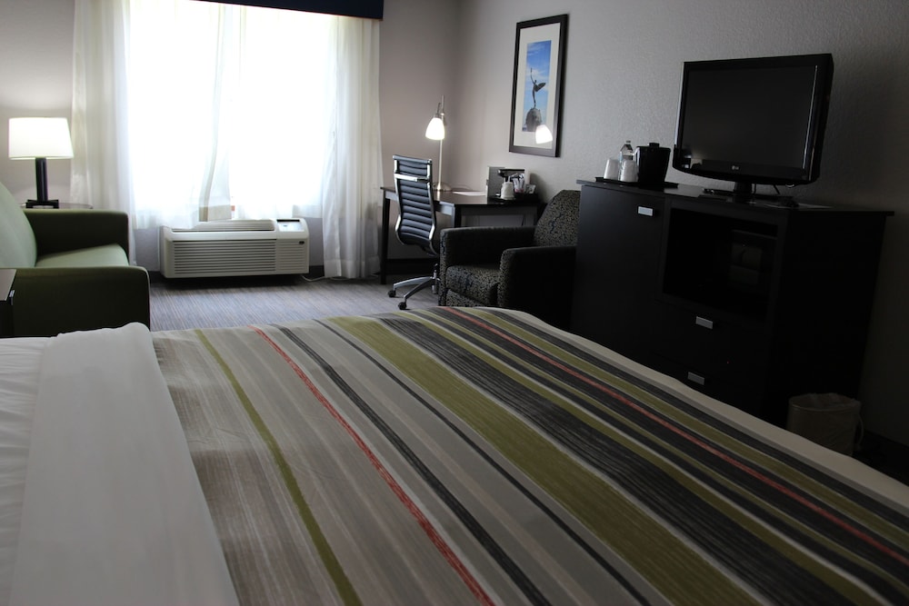 Suite, 1 King Bed, Non Smoking - Photo 7