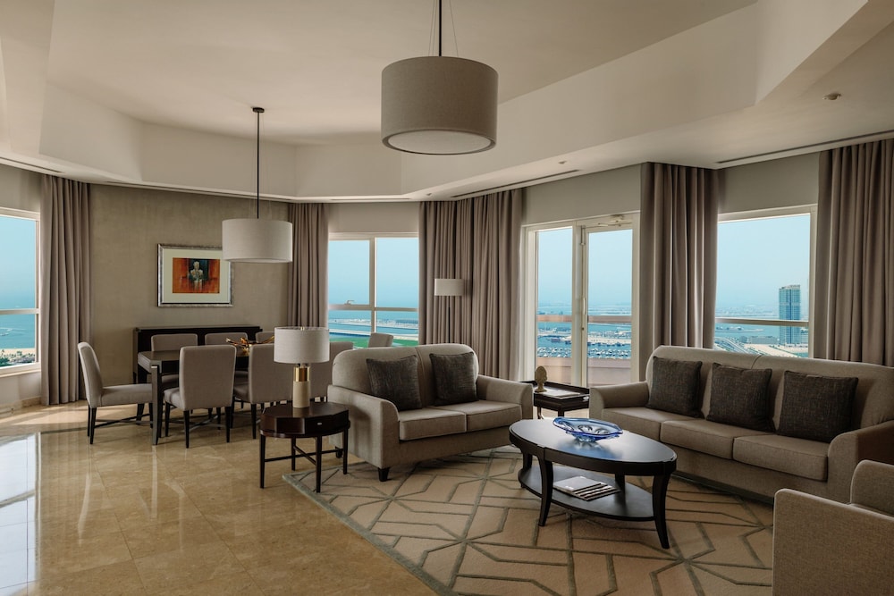 Suite, 3 Bedrooms, Smoking, Balcony (View)