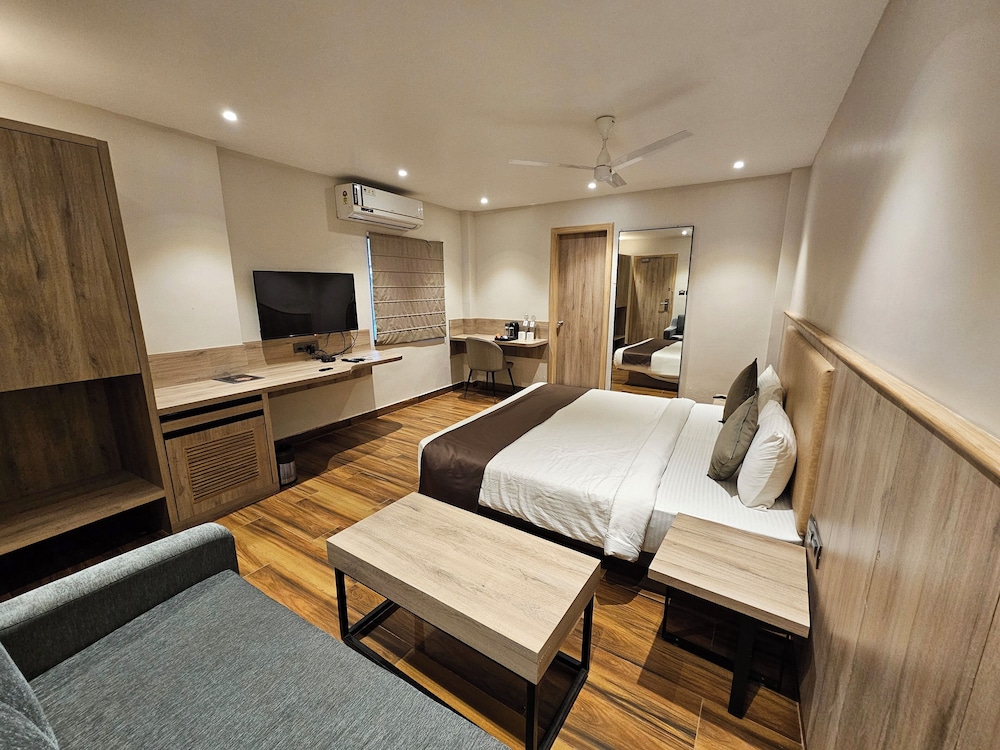 Executive Double Room, 1 King Bed, City View