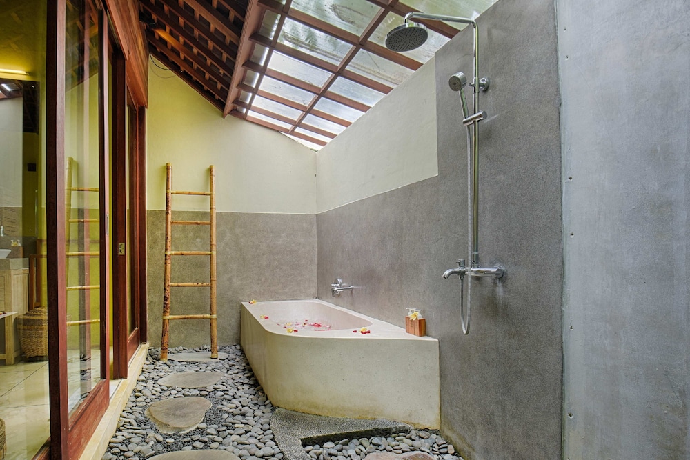 One Bedroom Private Pool Villa with Rice Field View (Free 1x Floating Breakfast or Minibar)