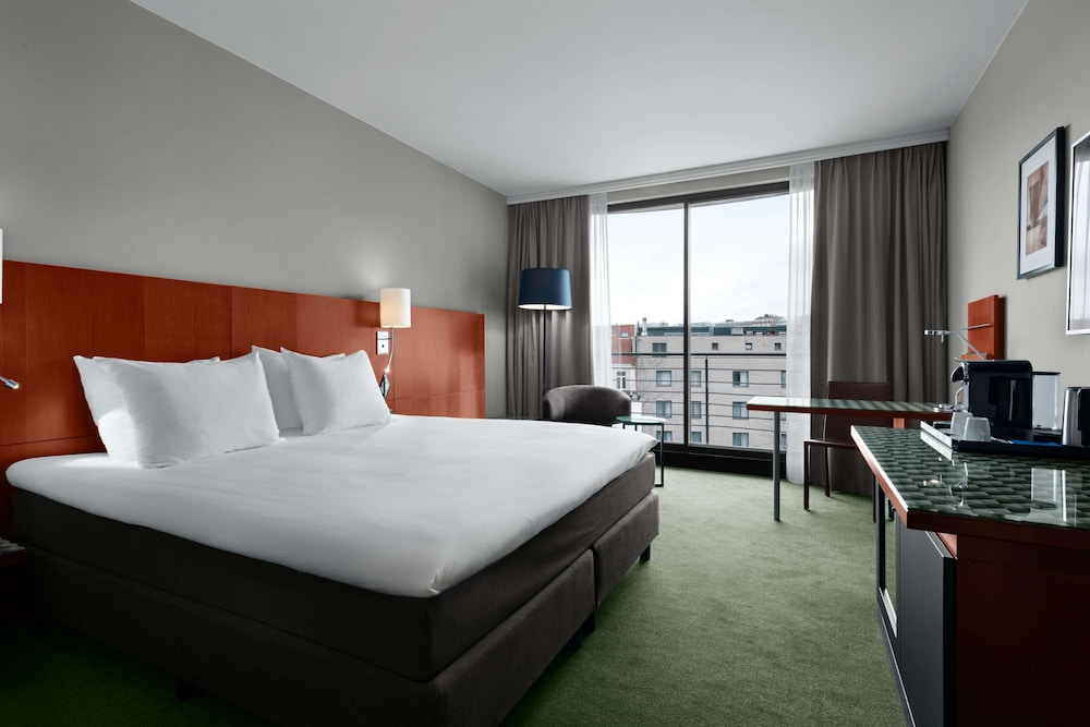 Standard Room thumbnail 6