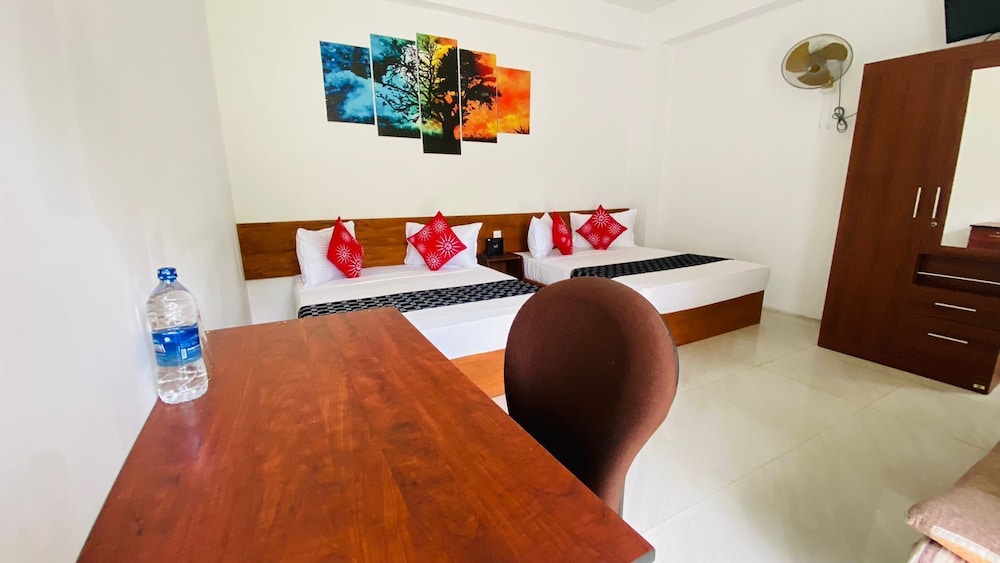 Family Room photo 3