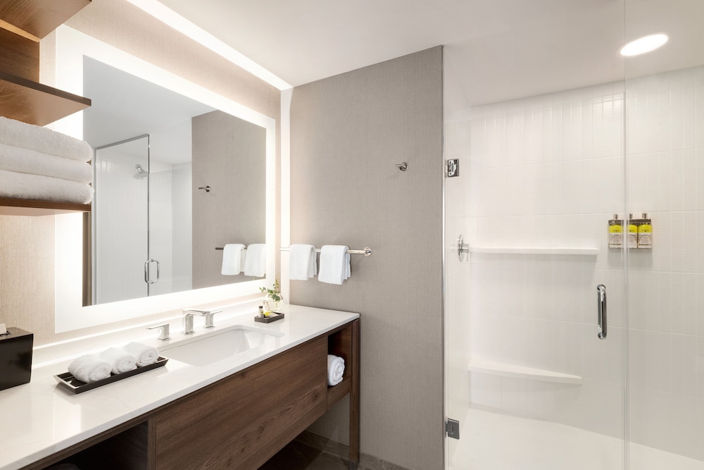 Studio Suite, 1 King Bed, Kitchen (Top Floor) - Photo 6