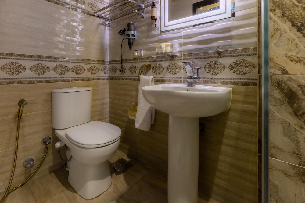 Deluxe Double or Twin Room, 2 Bedrooms, City View with Balcony