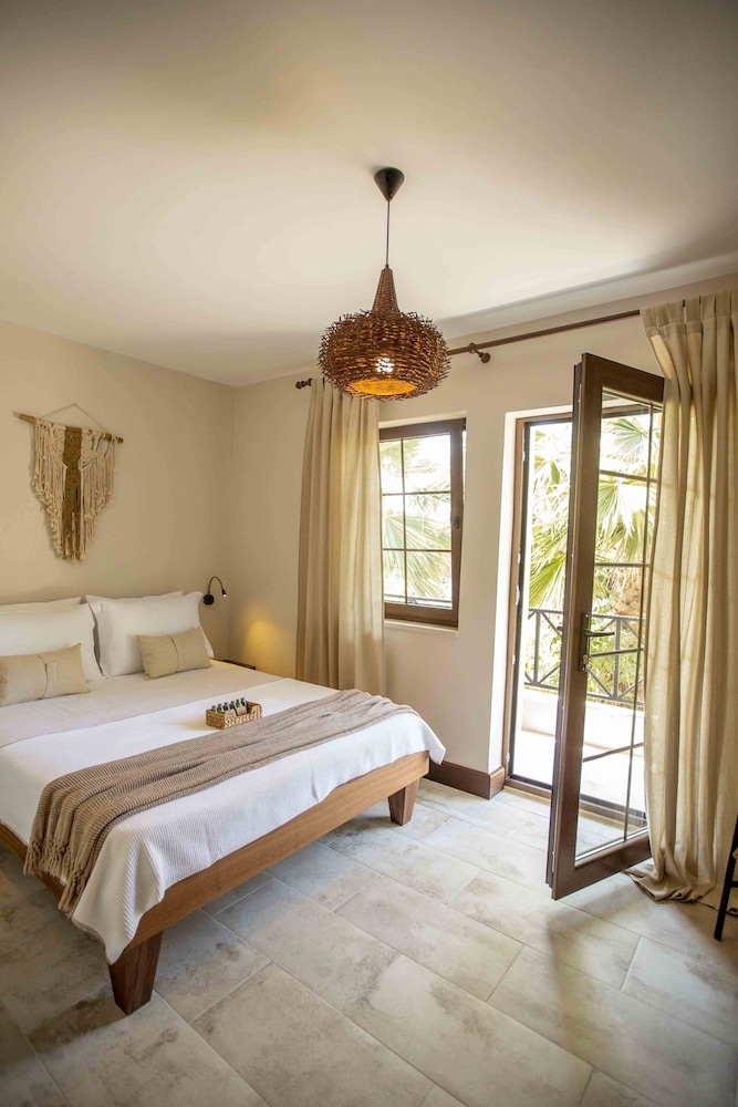 Deluxe Double Room, Balcony, Garden View