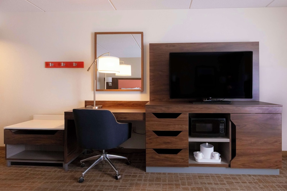 Room, 2 Queen Beds, Non Smoking (Special) - Photo 3