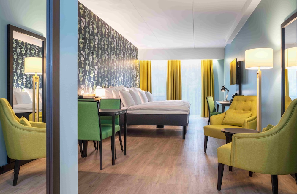 Junior Suite, Non Smoking - Photo 2