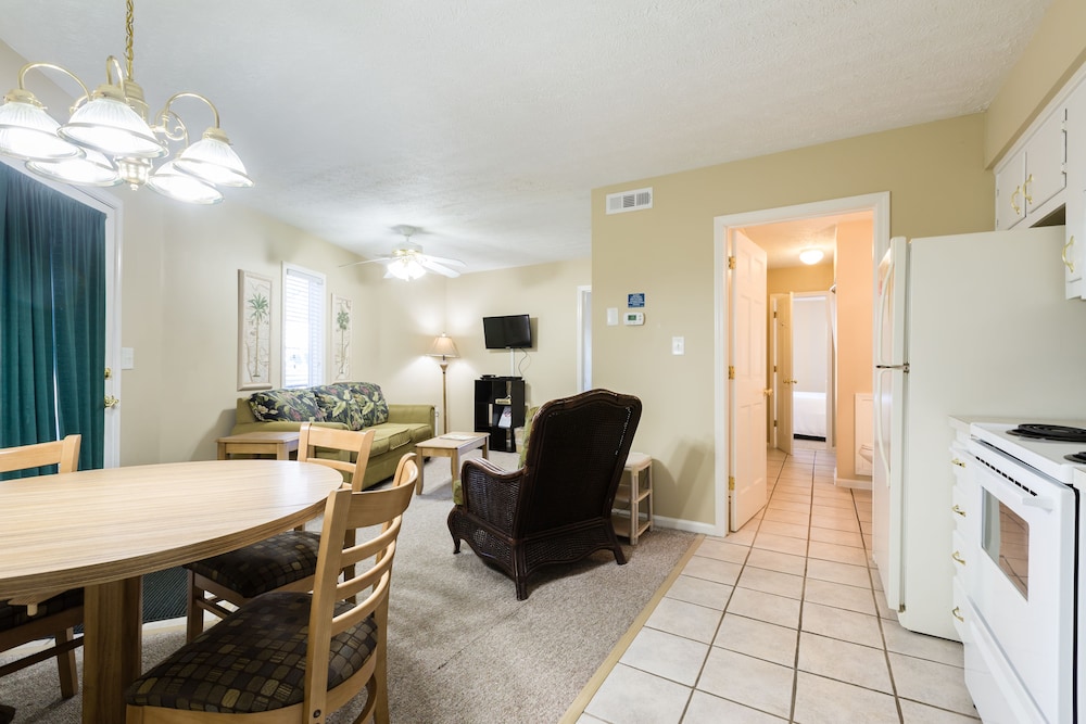 Condo, 1 Bedroom - Photo 4