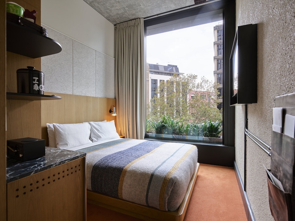 Room (Small)