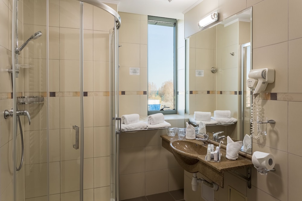 Economy Double or Twin Room without balcony - Photo 4