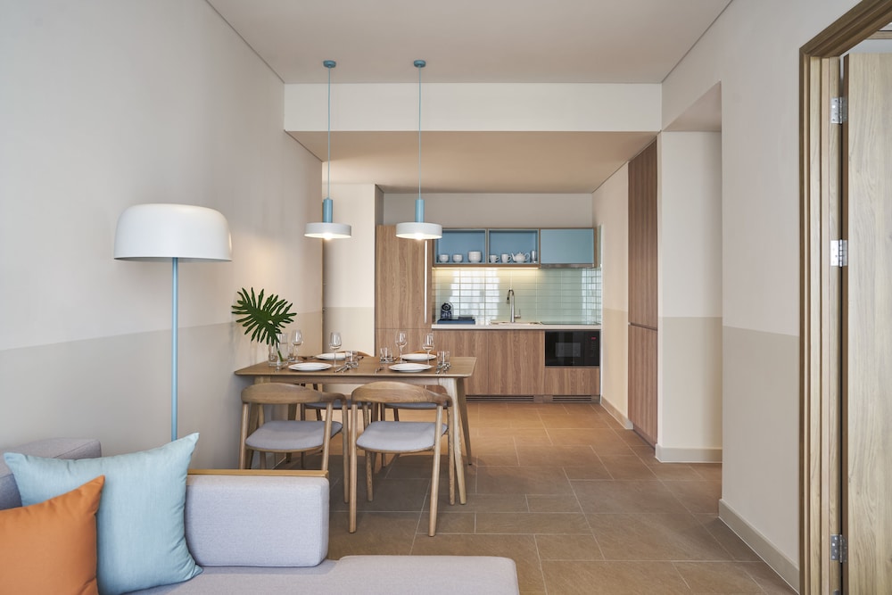 2 Bedroom Balcony Residences - Photo 5