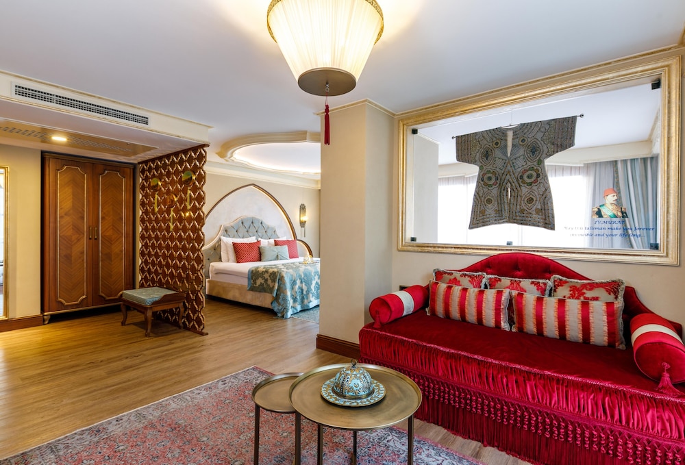 Royal Suite photo 2