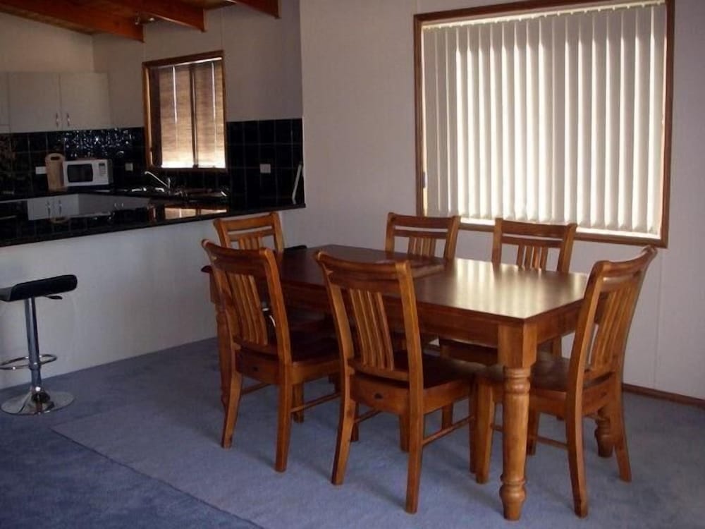 Cottage (Real McCoy) photo 2
