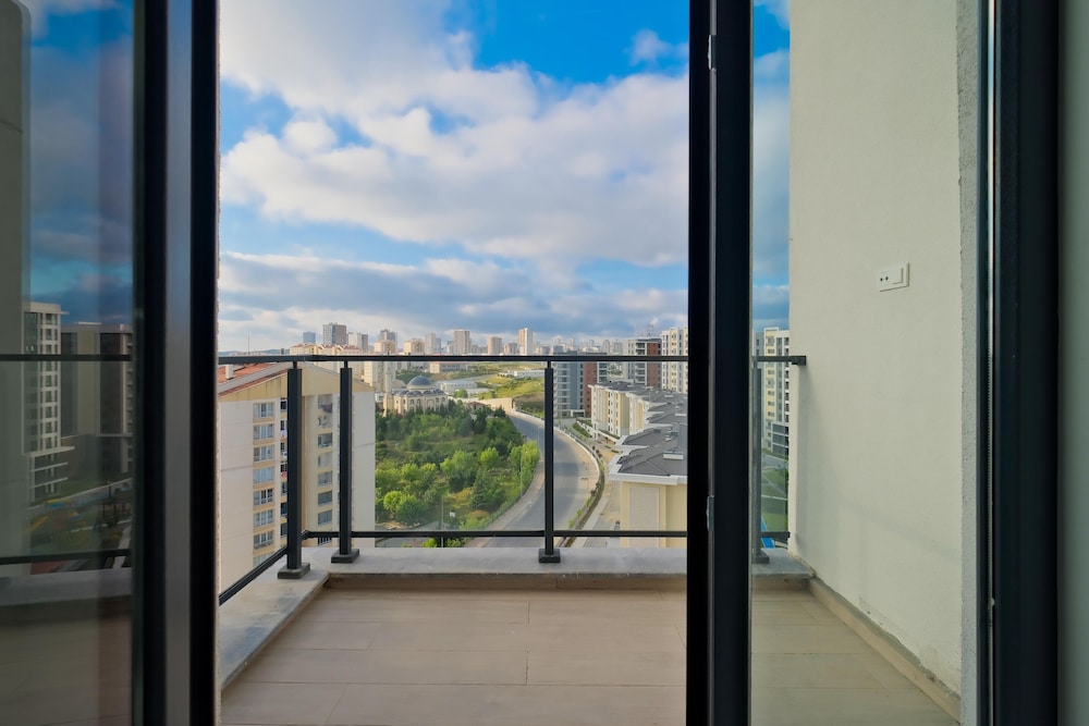 Deluxe Condo, 1 Bedroom photo 3