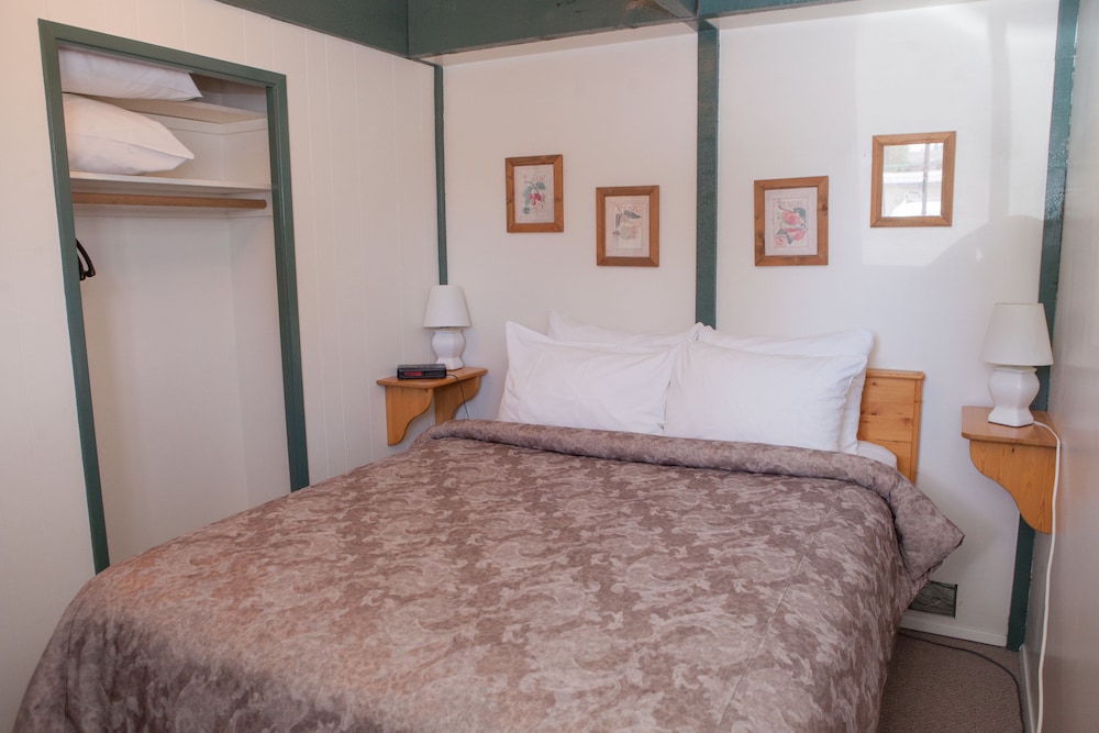 Standard Suite, 2 Bedrooms, Kitchenette photo 3