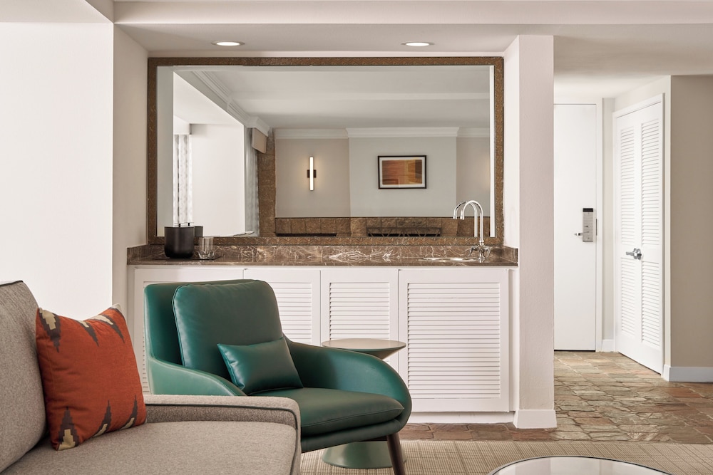 Suite, 1 King Bed (Canyon) - Photo 4