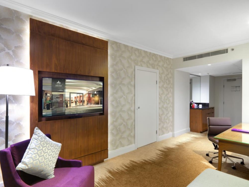 Jamison Club Park Suite, Business Lounge Access (High Floor) - Photo 4