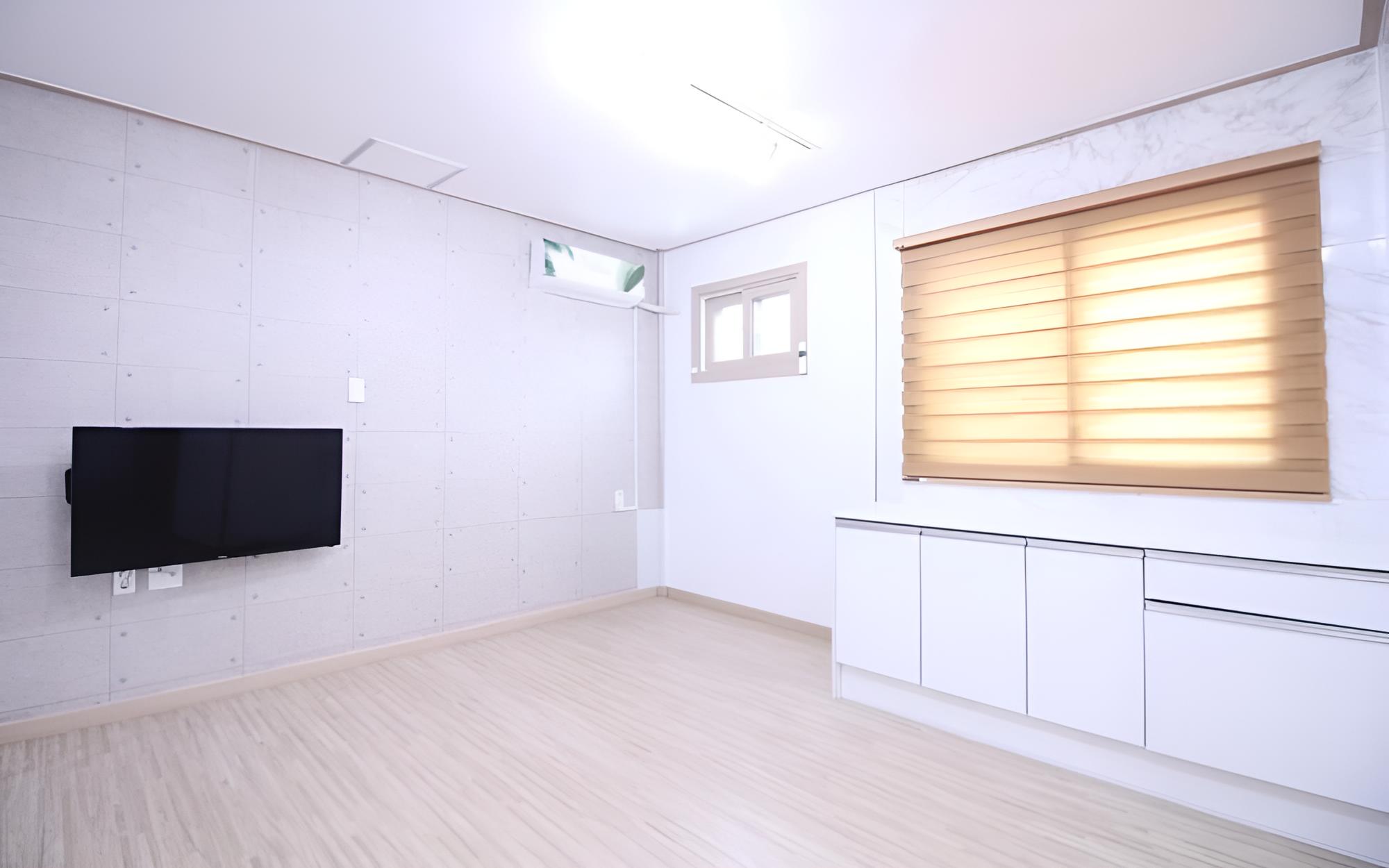 Room (Room 101) - Photo 3
