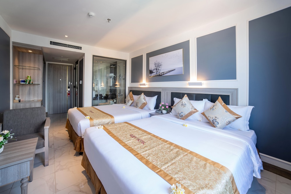Deluxe Twin Room, City View - Photo 7