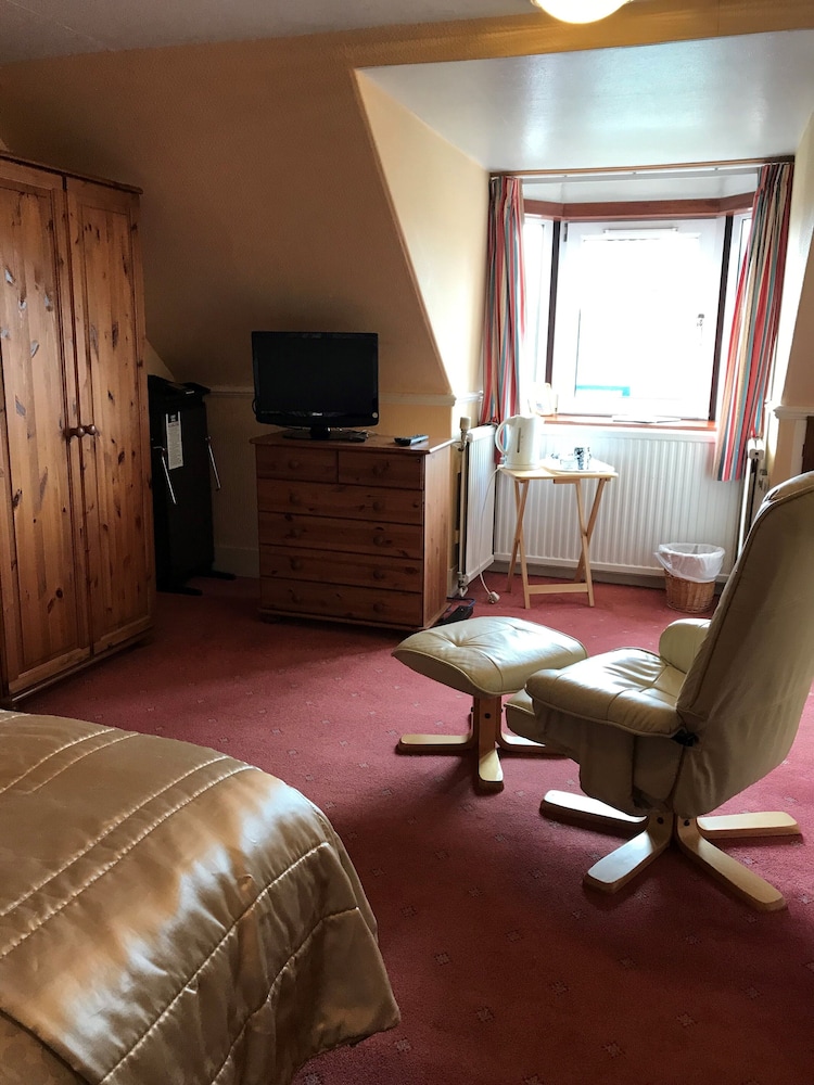 Double Room (with Private Bathroom) photo 2
