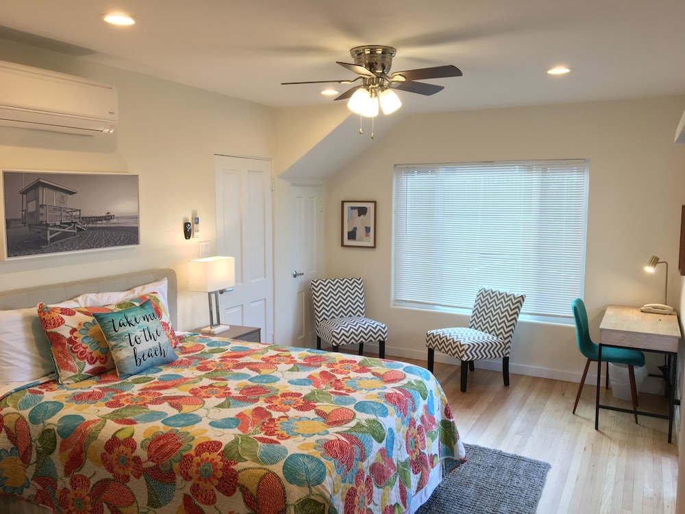 Luxury Studio, 1 Queen Bed, Patio