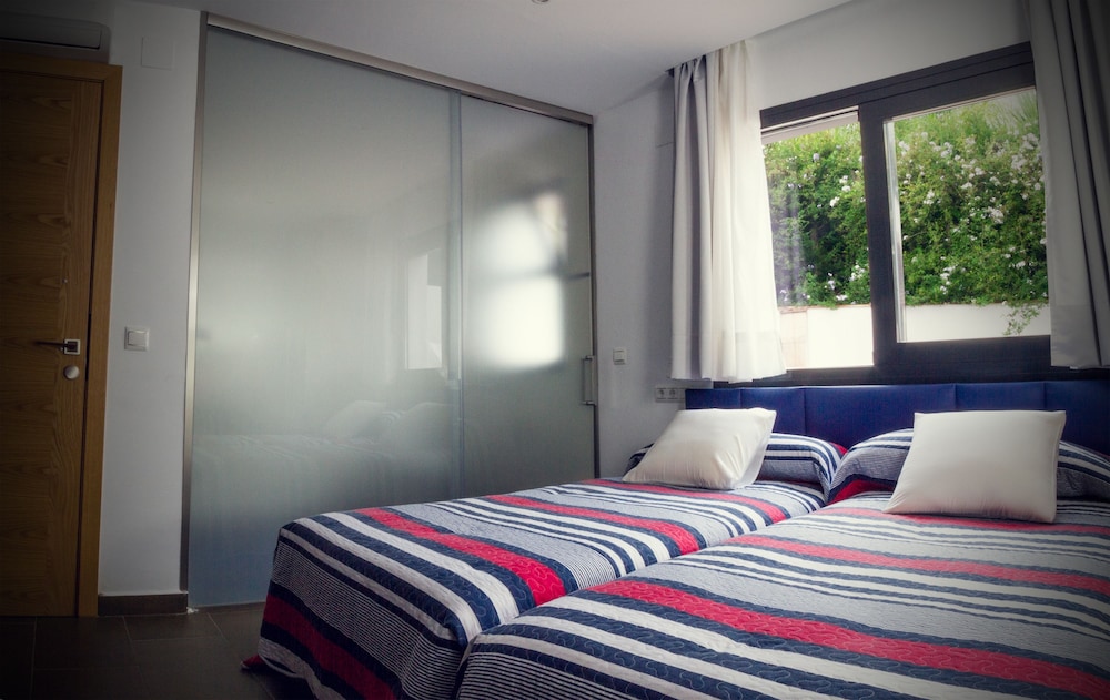 Triple Room, 3 Twin Beds (Cobalto)