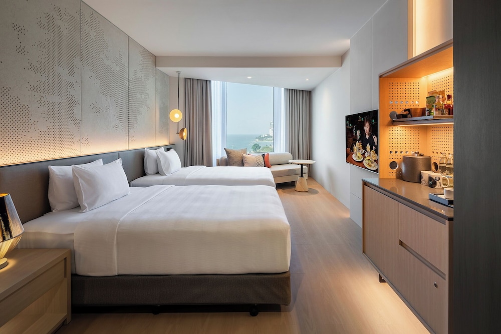 Deluxe Sea View - Newly Renovated