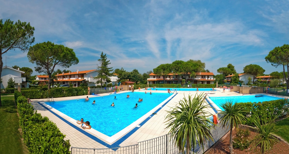 Apartment, 3 Bedrooms, Balcony, Garden View