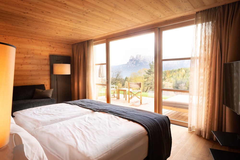 Deluxe Chalet photo 2