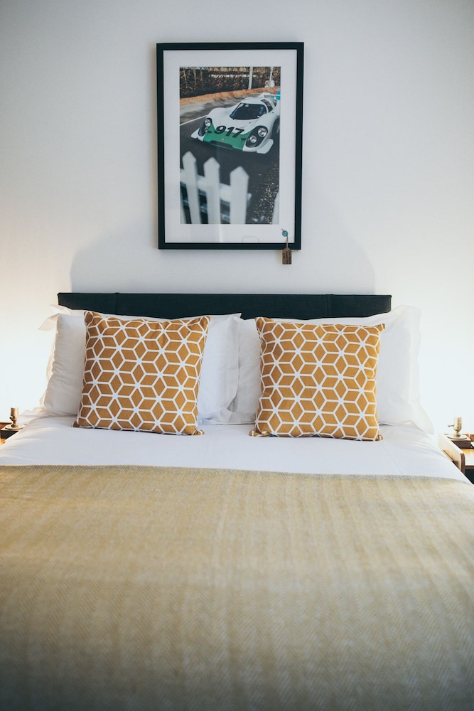 Superior Double Room, Ensuite (Carpark View & Parking)