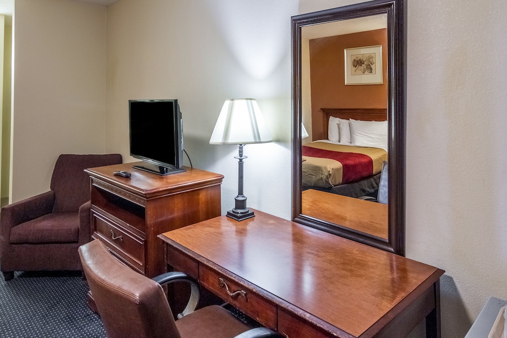 Room, 2 Double Beds, Non Smoking - Photo 4