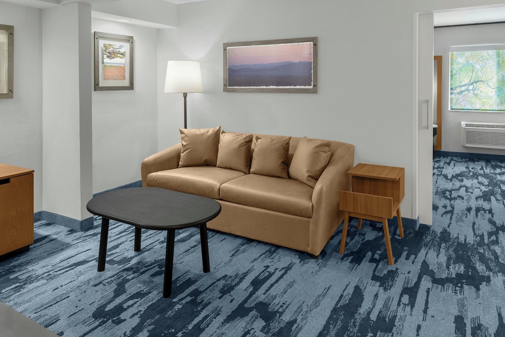 Executive Suite, 1 King Bed with Sofa bed (Hearing Accessible) photo 3