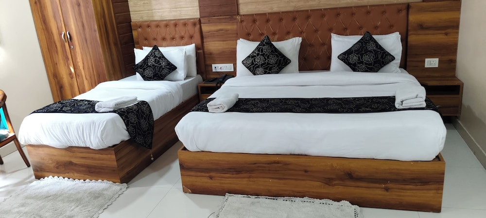 Comfort Triple Room, City View