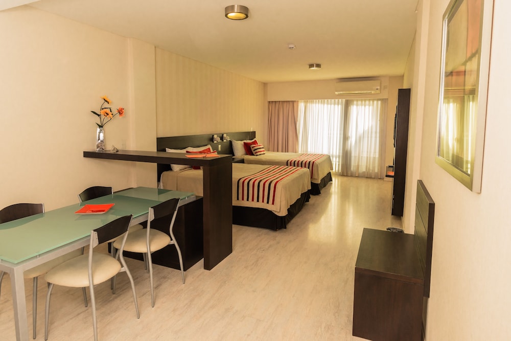 Family Suite, 2 Queen Beds photo 1