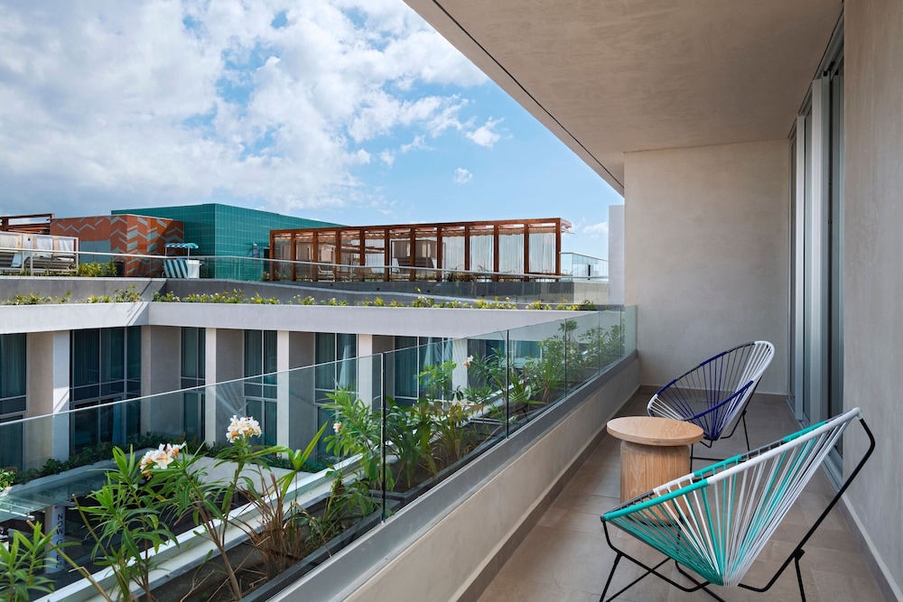 Suite, 2 Queen Beds, Balcony - Photo 10