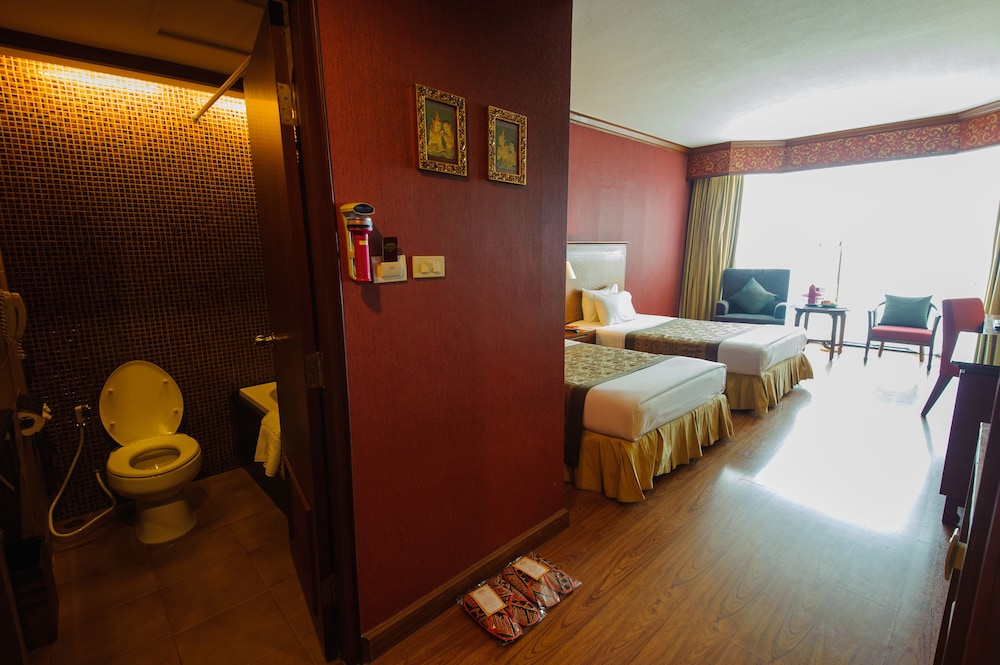 Deluxe Room - Photo 4